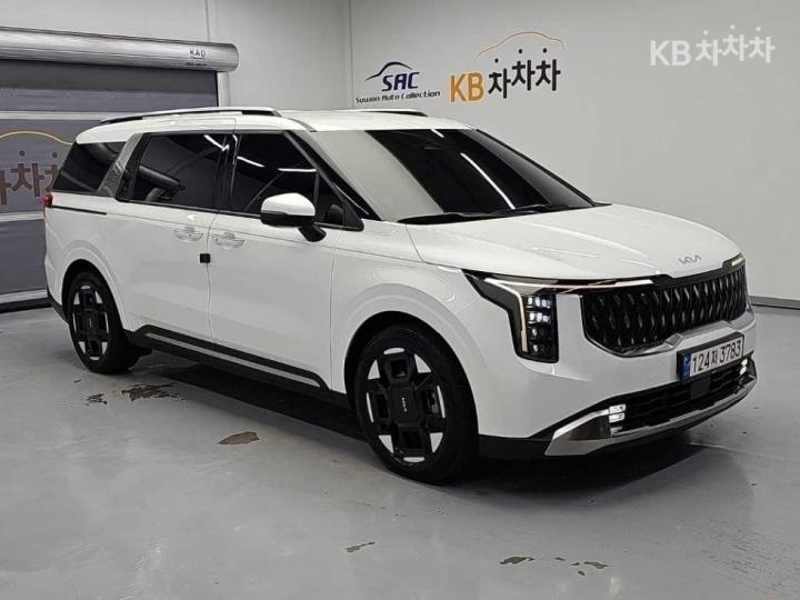 Kia Carnival — miniaturë 4