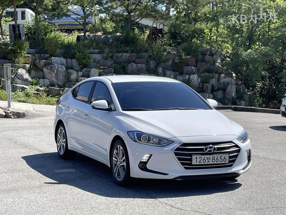 Hyundai Avante — miniaturë 2