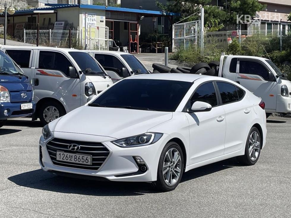 Hyundai Avante — miniaturë 3