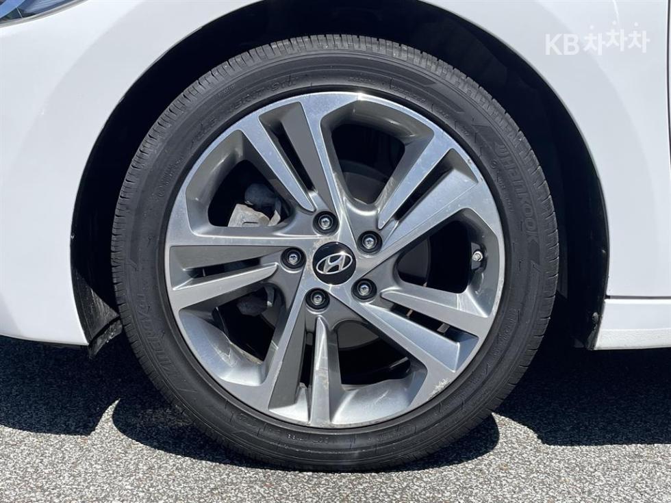 Hyundai Avante — miniaturë 9