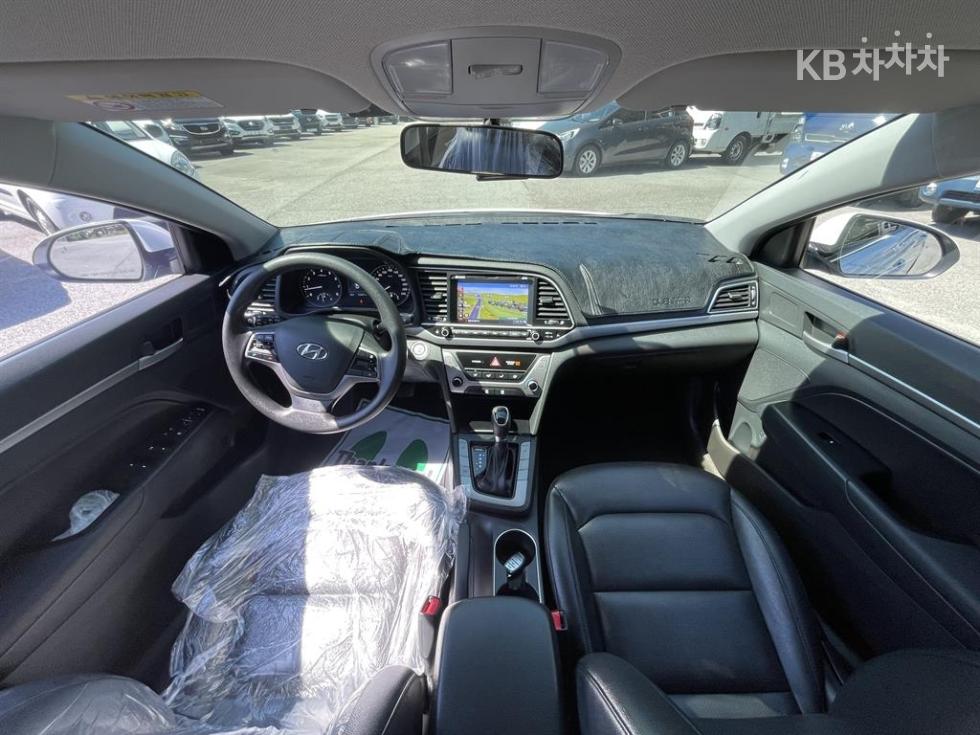 Hyundai Avante — miniaturë 18