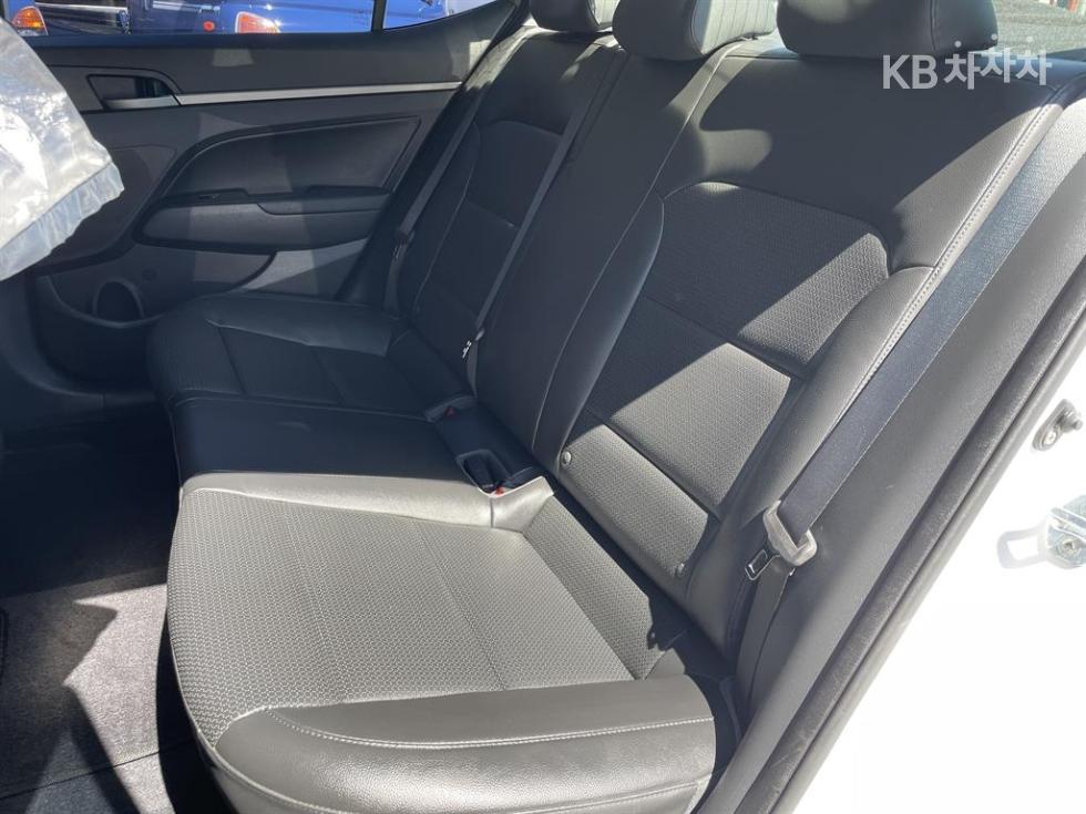 Hyundai Avante — miniaturë 19