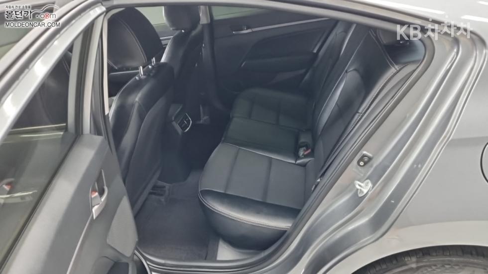 Hyundai Avante — miniaturë 10