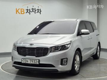 Kia Carnival 11-Seater Diesel — foto 1