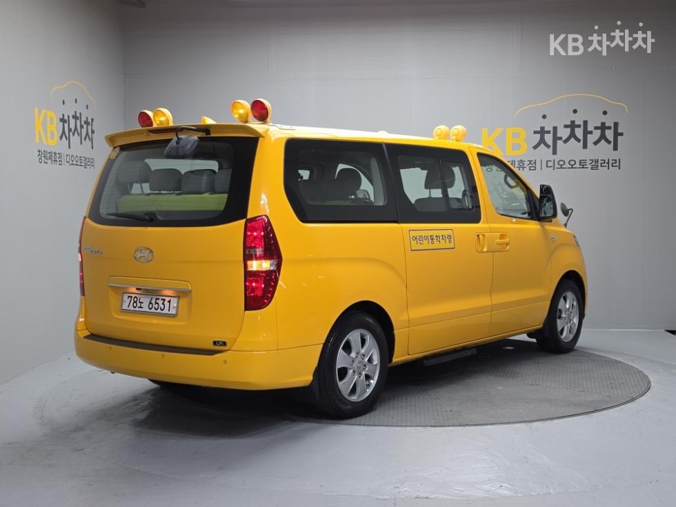 Hyundai Starex — miniaturë 3
