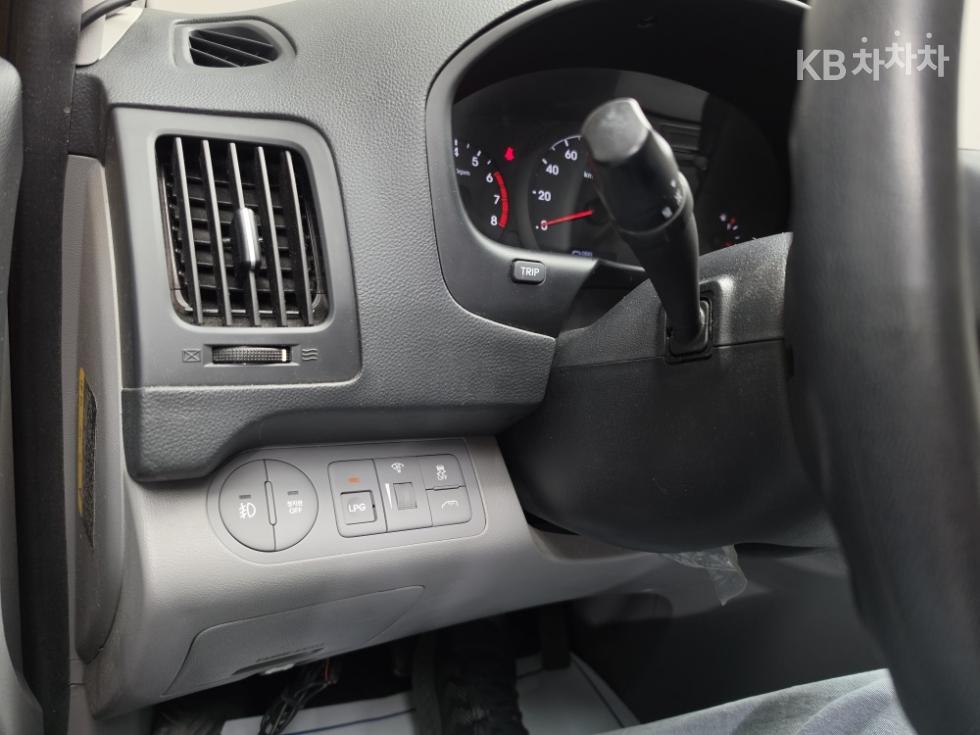 Hyundai Starex — miniaturë 16