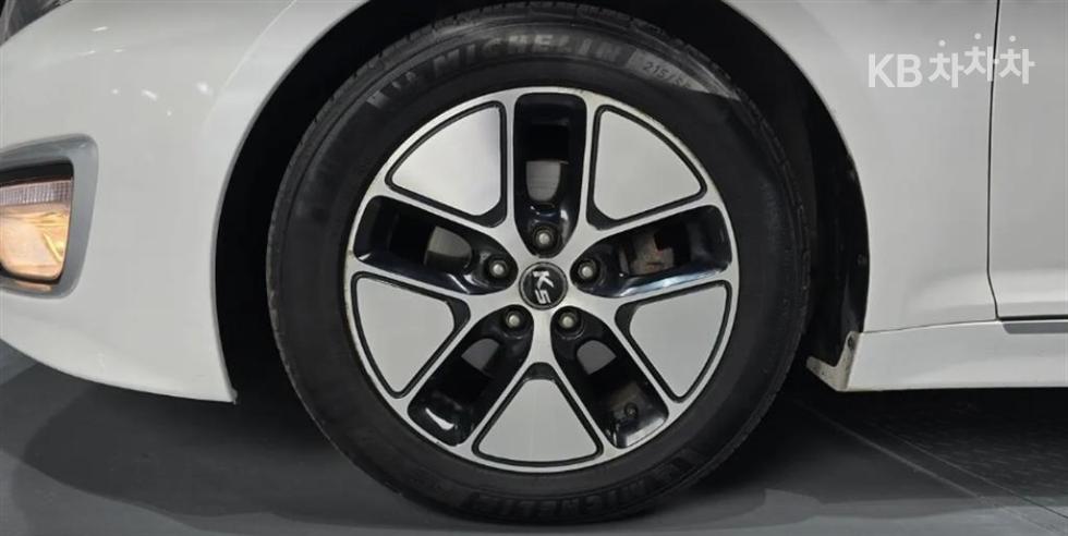 Kia K5 — miniaturë 7