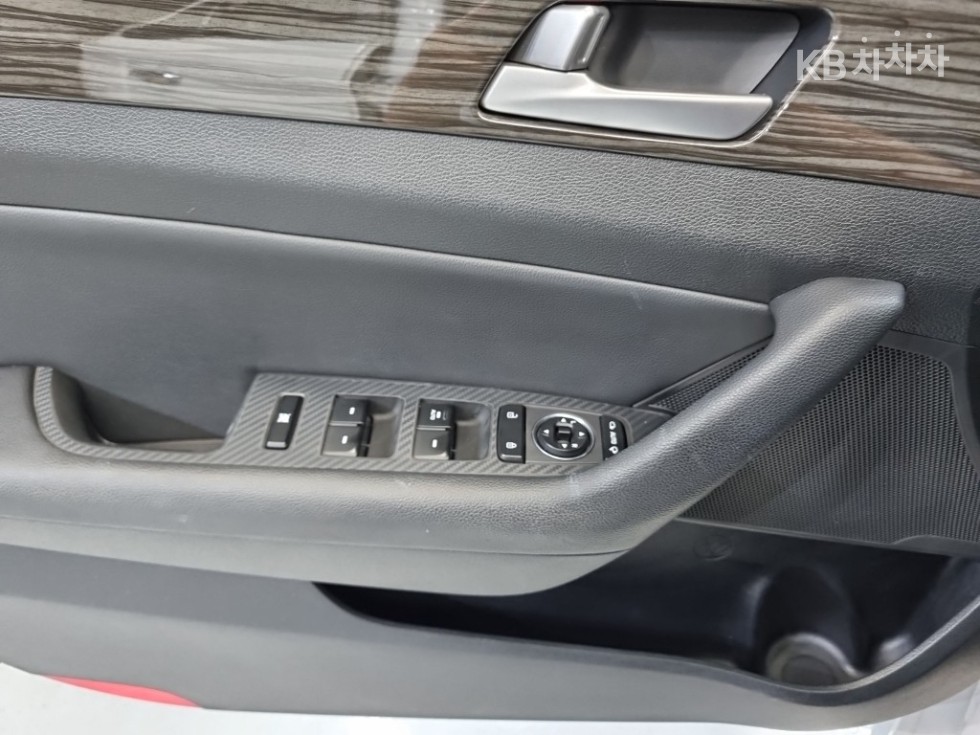 Hyundai Sonata — miniaturë 18