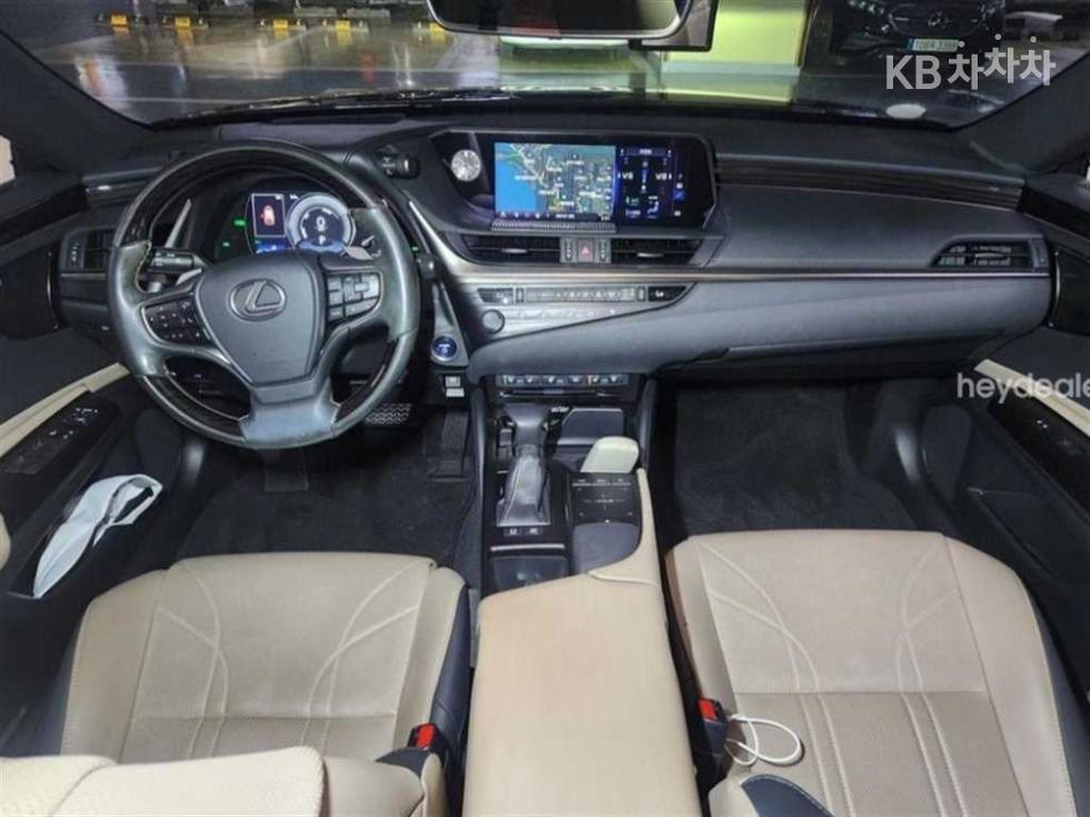 Lexus ES — miniaturë 3