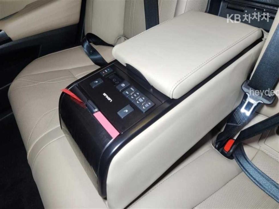 Lexus ES — miniaturë 9