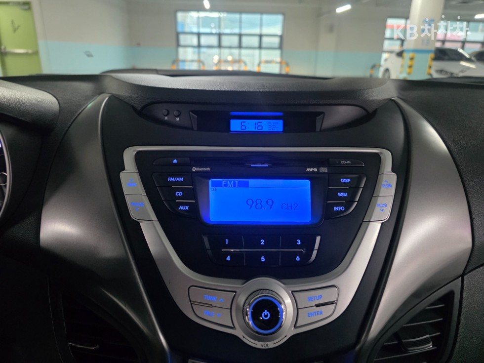 Hyundai Avante — miniaturë 9