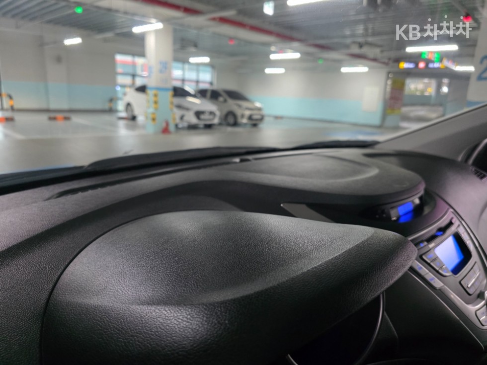 Hyundai Avante — miniaturë 13