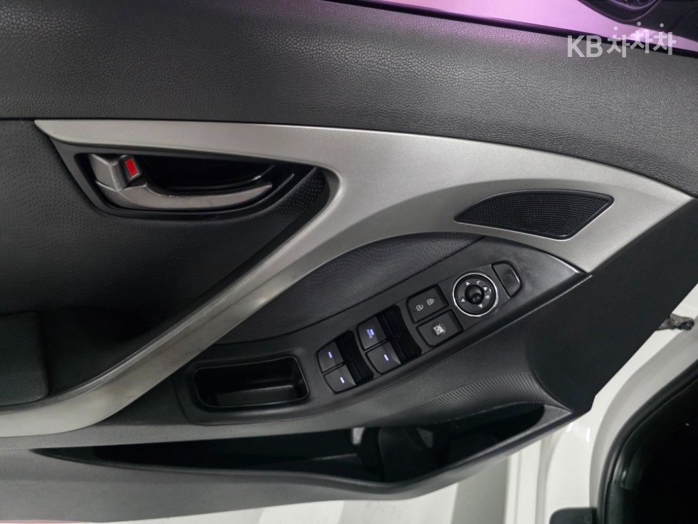 Hyundai Avante — miniaturë 15