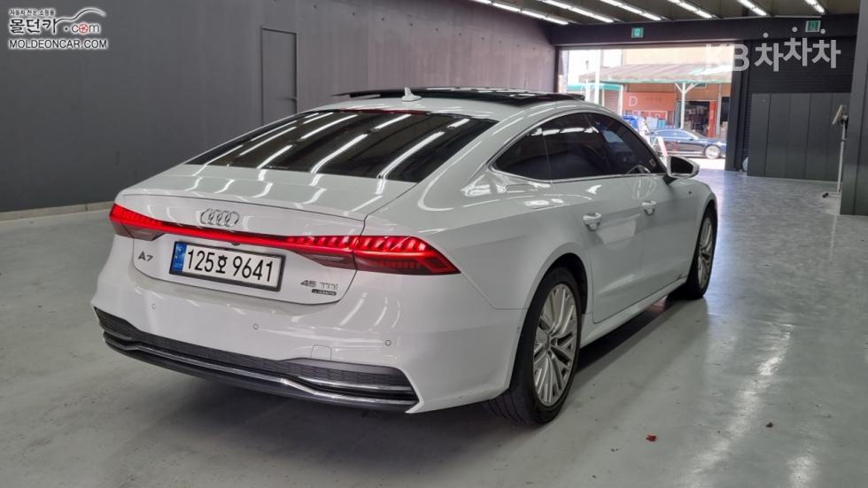 Audi A7 — miniaturë 2