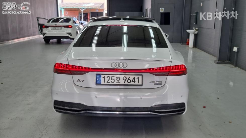 Audi A7 — miniaturë 4
