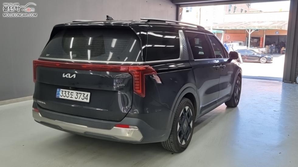 Kia Carnival — miniaturë 2