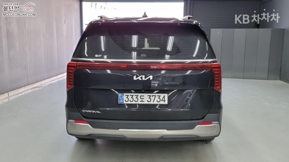 Kia Carnival — miniaturë 4