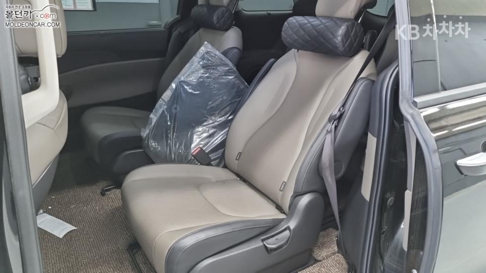 Kia Carnival — miniaturë 8