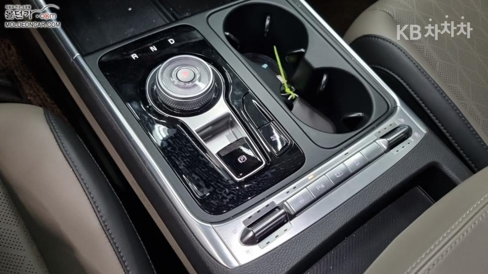 Kia Carnival — miniaturë 12