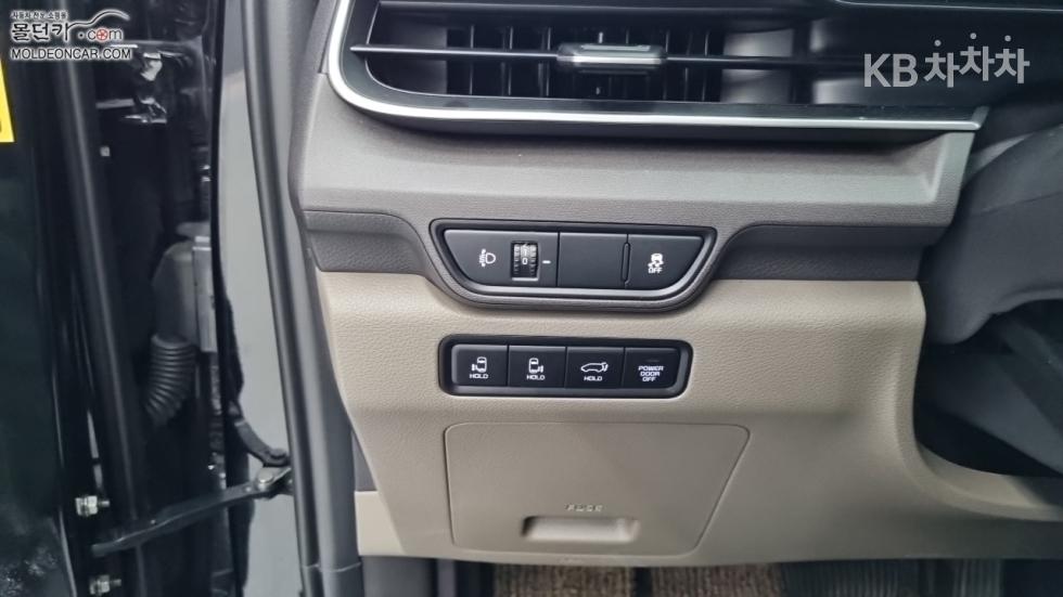 Kia Carnival — miniaturë 13