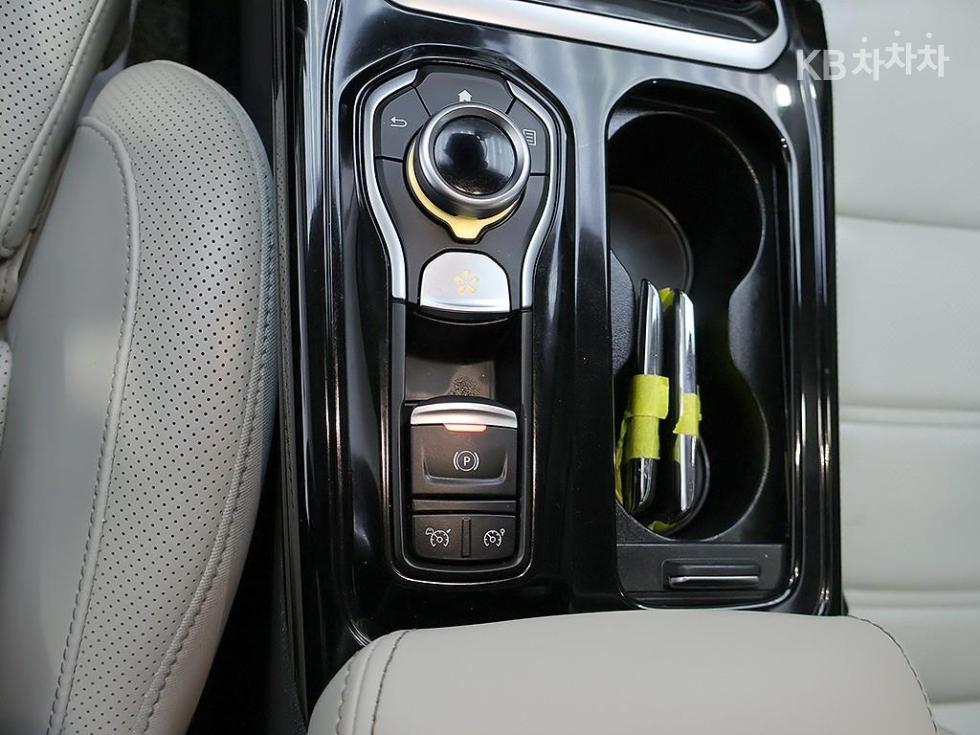 Renault SM6 — miniaturë 16