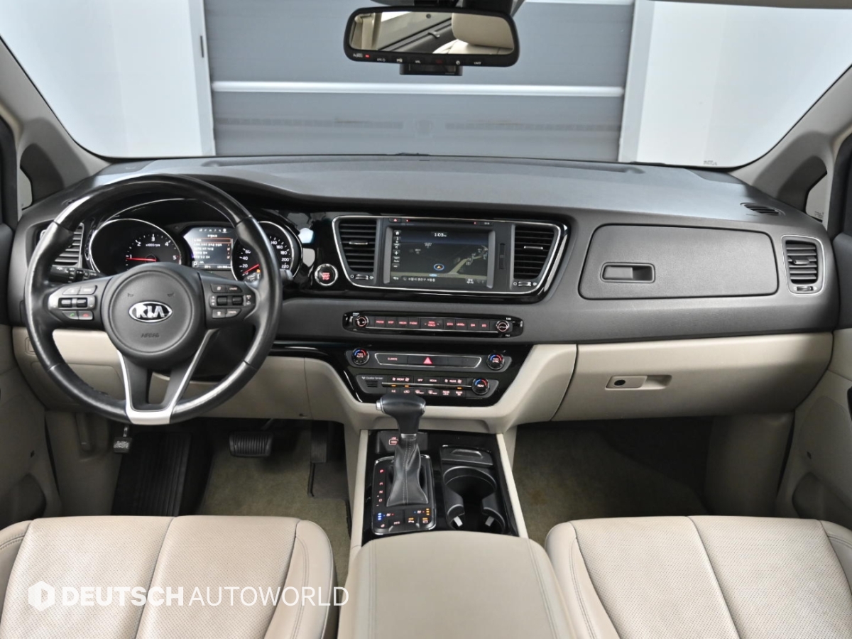 Kia Carnival — miniaturë 7