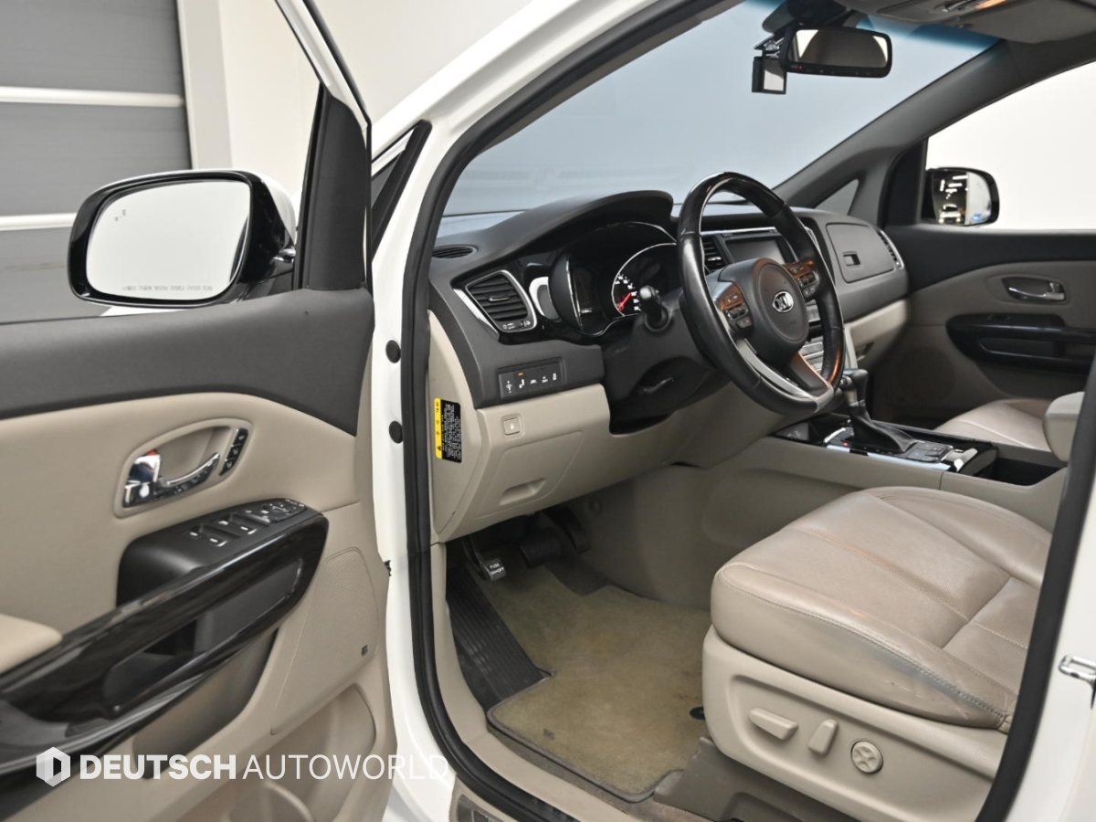 Kia Carnival — miniaturë 11