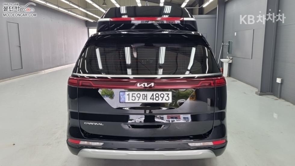 Kia Carnival — miniaturë 4