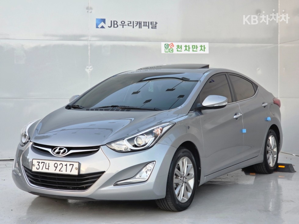 Hyundai Avante — miniaturë 4