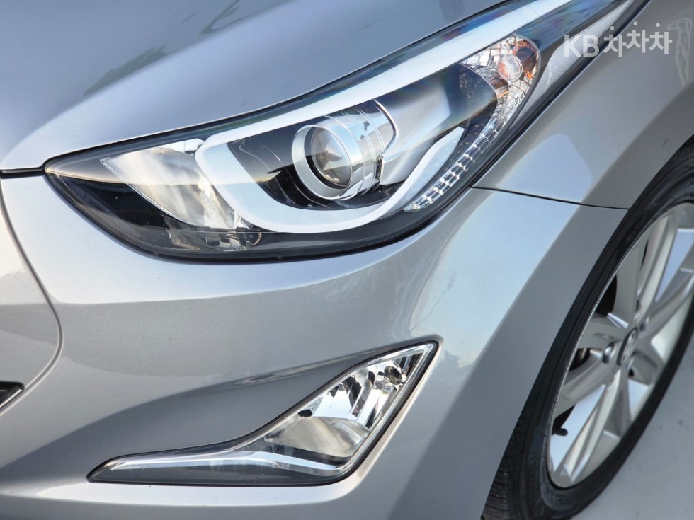 Hyundai Avante — miniaturë 7
