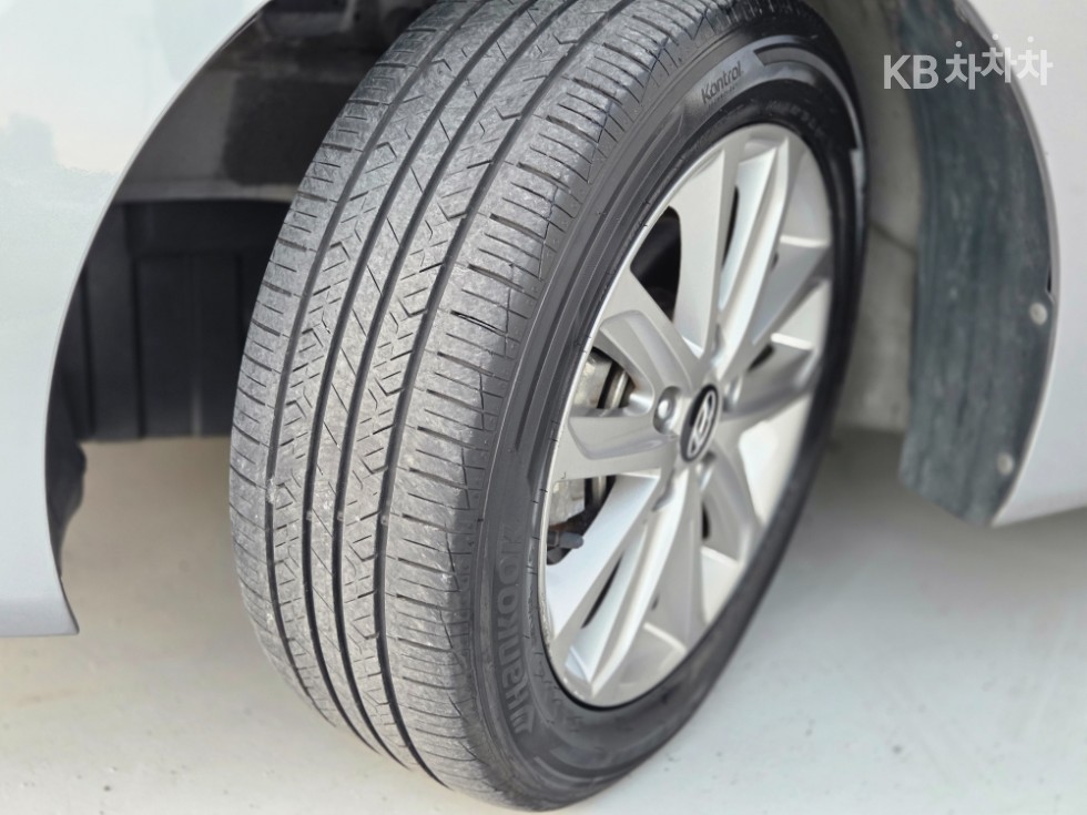 Hyundai Avante — miniaturë 10