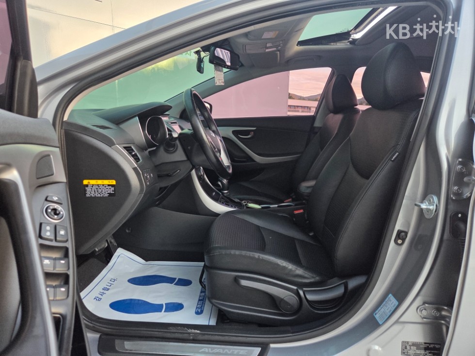 Hyundai Avante — miniaturë 14