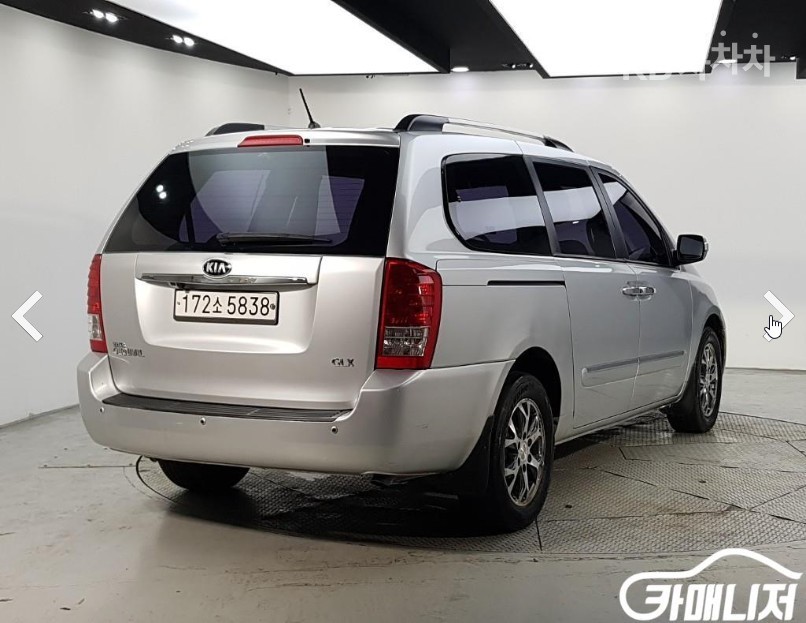 Kia Carnival — miniaturë 4