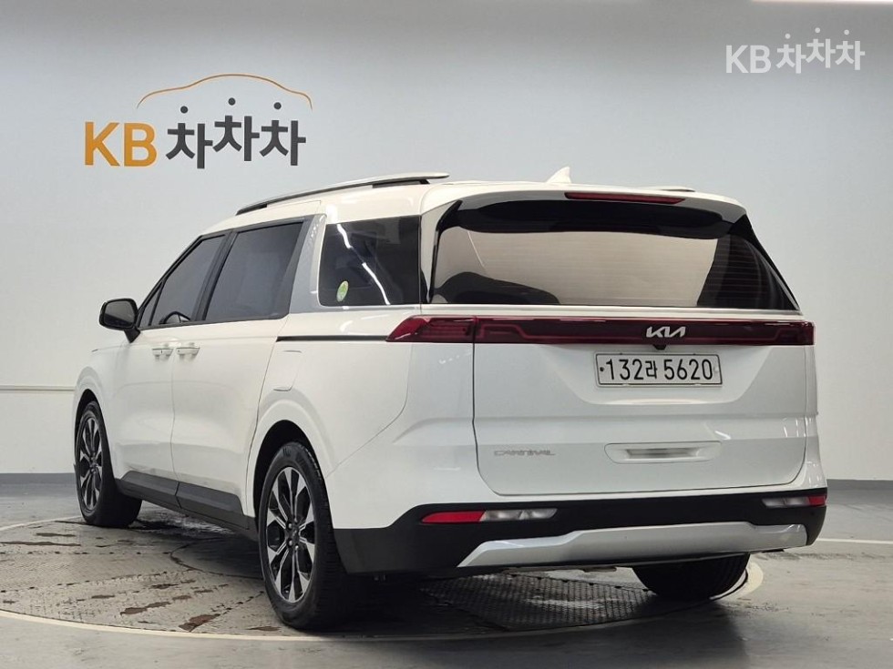 Kia Carnival — miniaturë 2