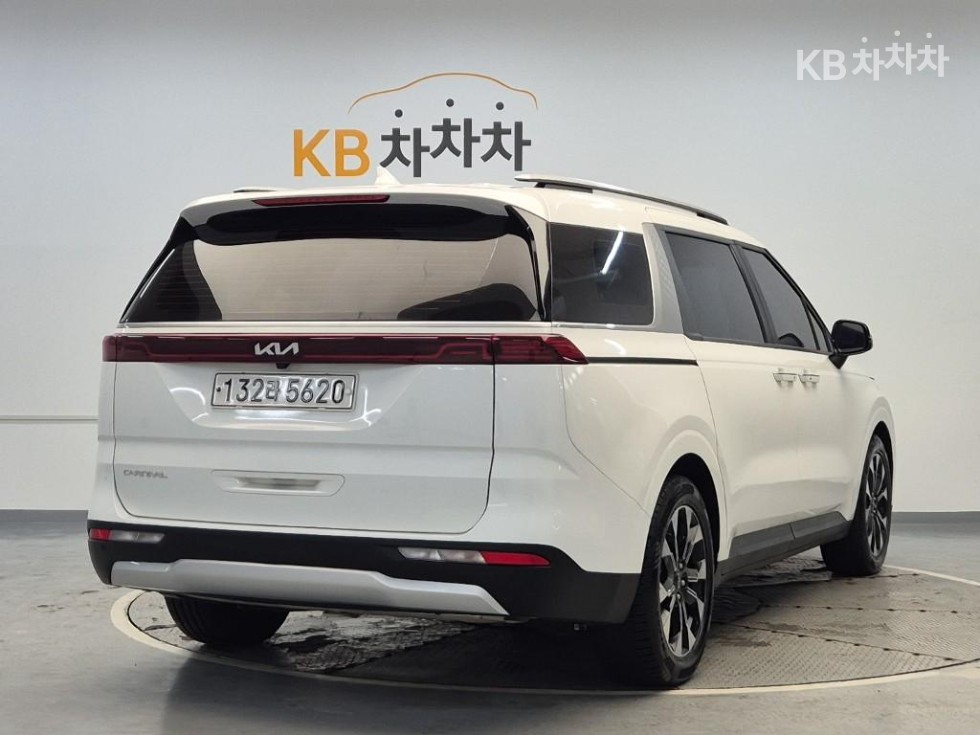 Kia Carnival — miniaturë 3