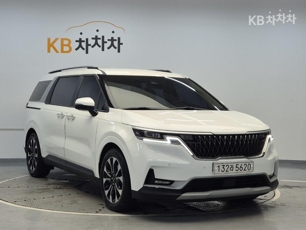 Kia Carnival — miniaturë 4