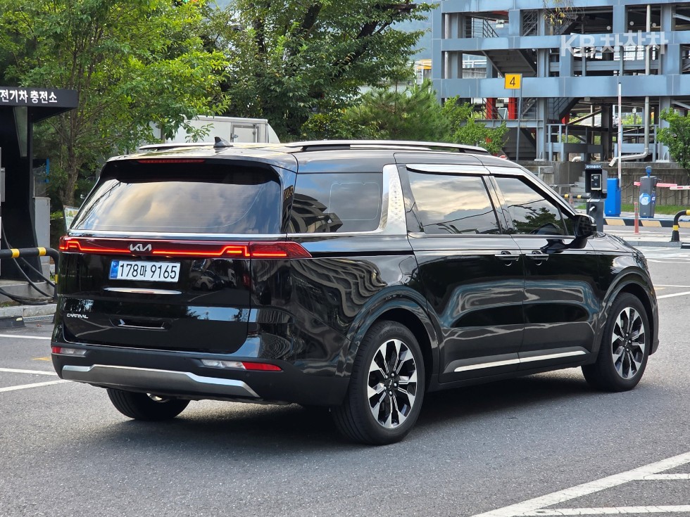 Kia Carnival — miniaturë 3