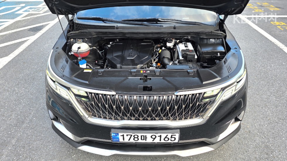 Kia Carnival — miniaturë 5