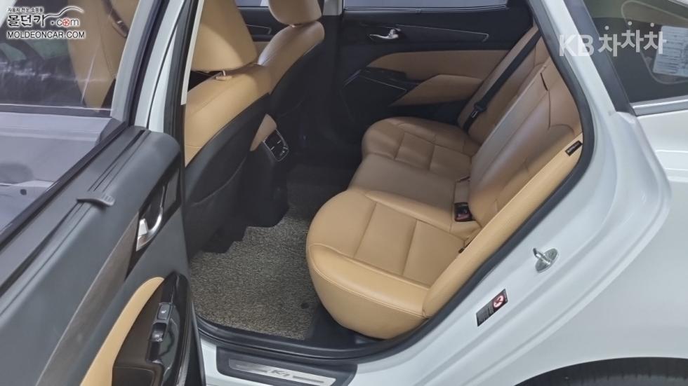 Kia K7 — miniaturë 10