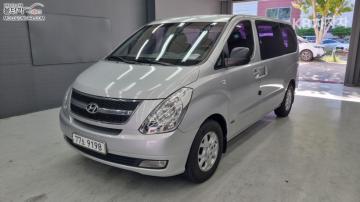 Hyundai Starex 12-Seater Wagon CVX Luxury — foto 1