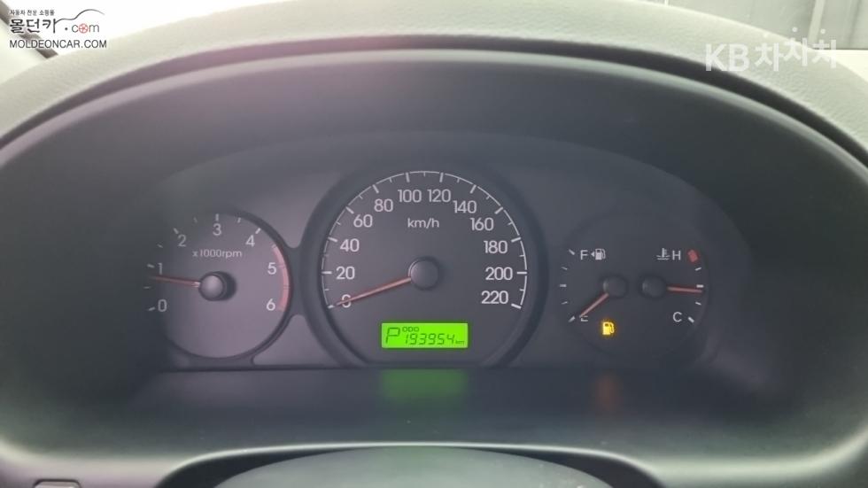 Hyundai Starex — miniaturë 5