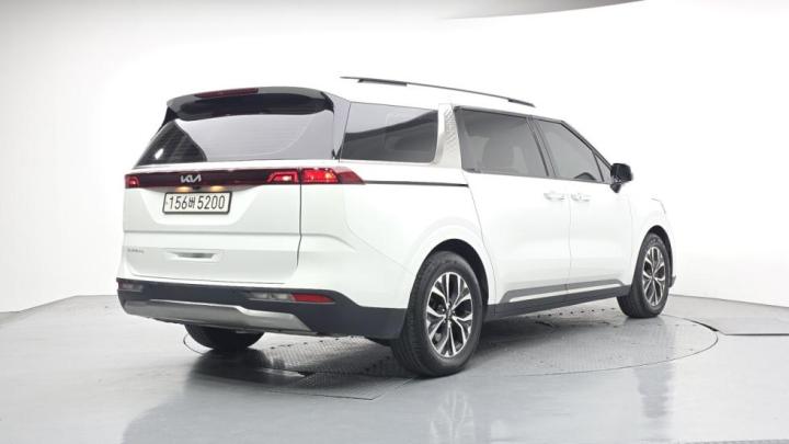 Kia Carnival — miniaturë 2
