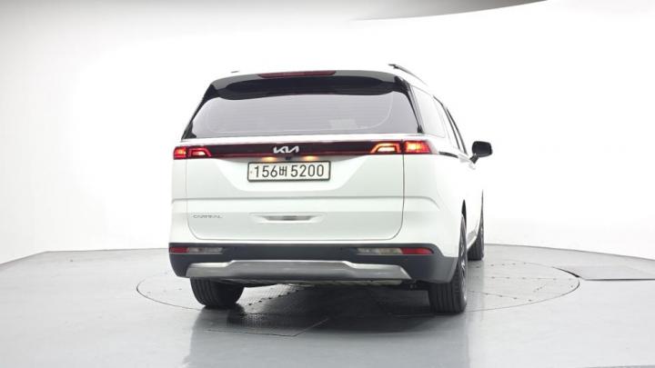 Kia Carnival — miniaturë 4
