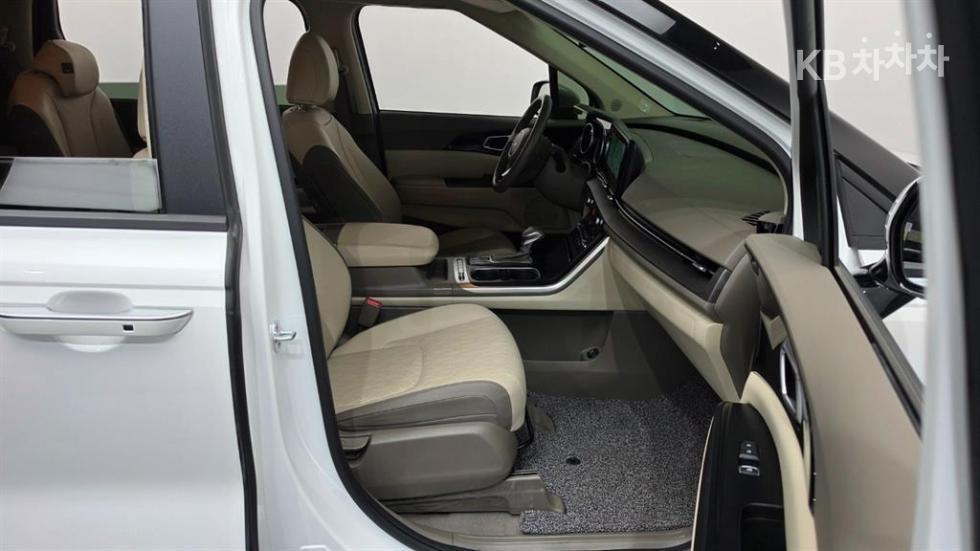 Kia Carnival — miniaturë 6