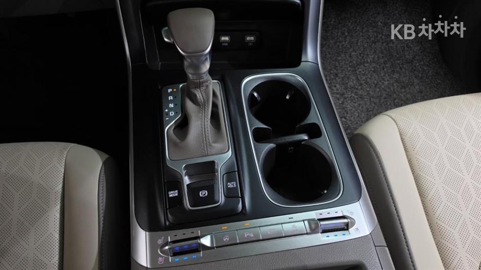 Kia Carnival — miniaturë 12