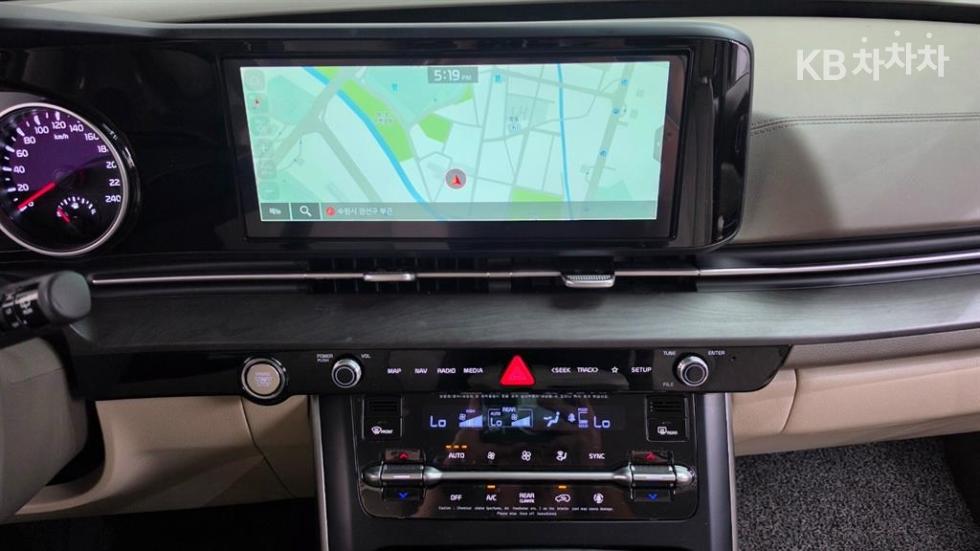 Kia Carnival — miniaturë 13