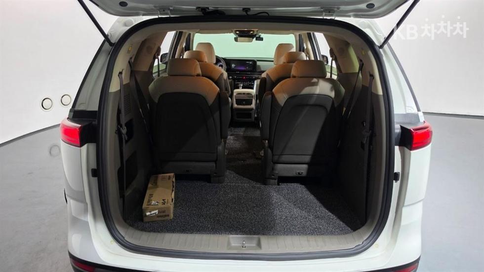 Kia Carnival — miniaturë 20