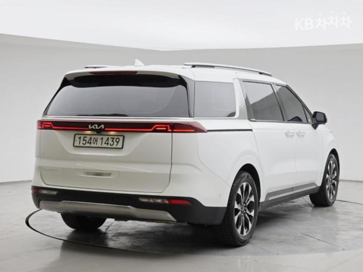 Kia Carnival — miniaturë 3