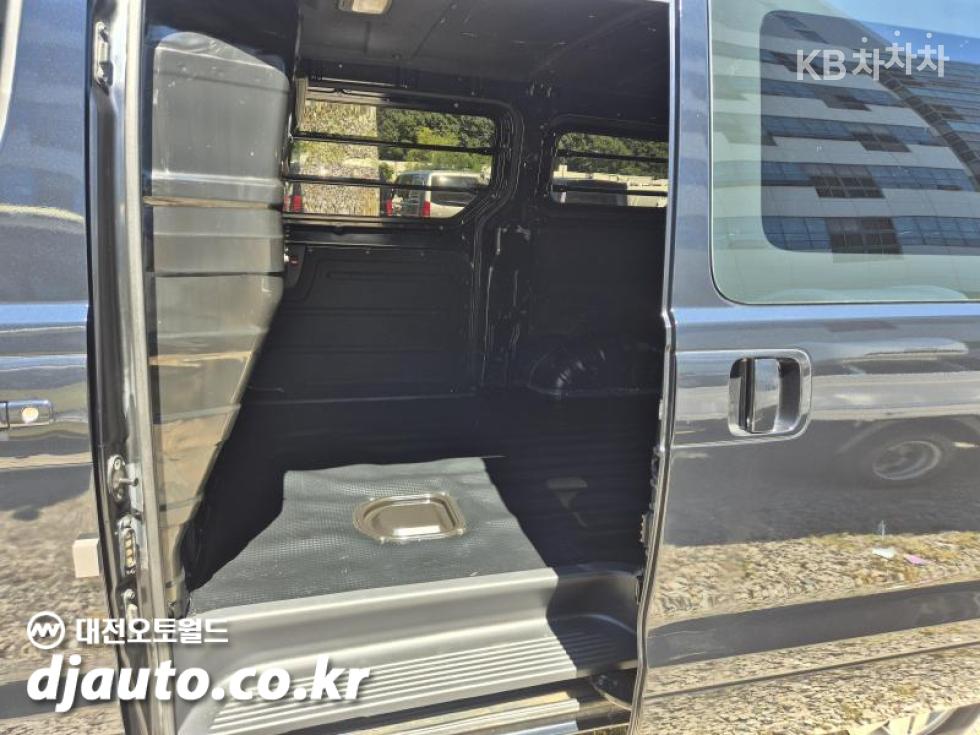Hyundai Starex — miniaturë 8