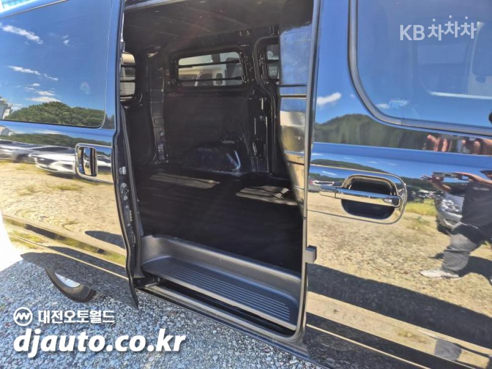 Hyundai Starex — miniaturë 9
